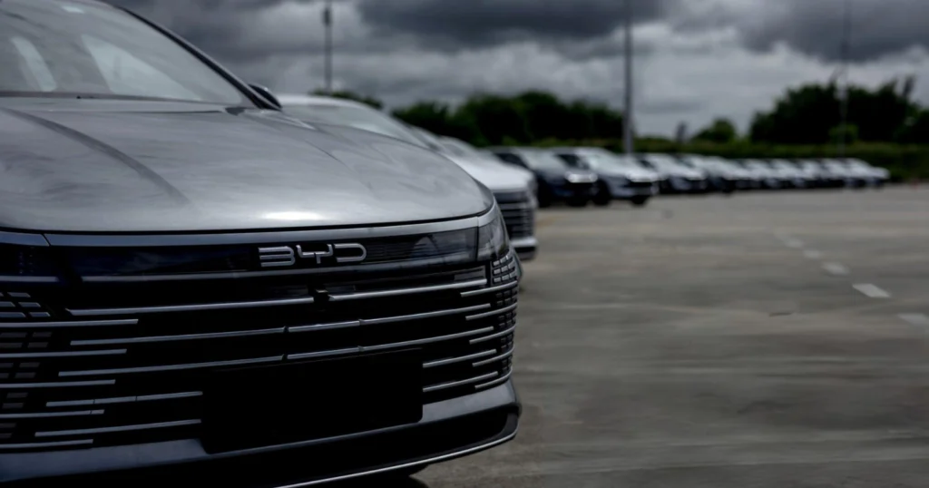 El escándalo de BYD en Brasil y el lado oscuro de la industria de autos eléctricos